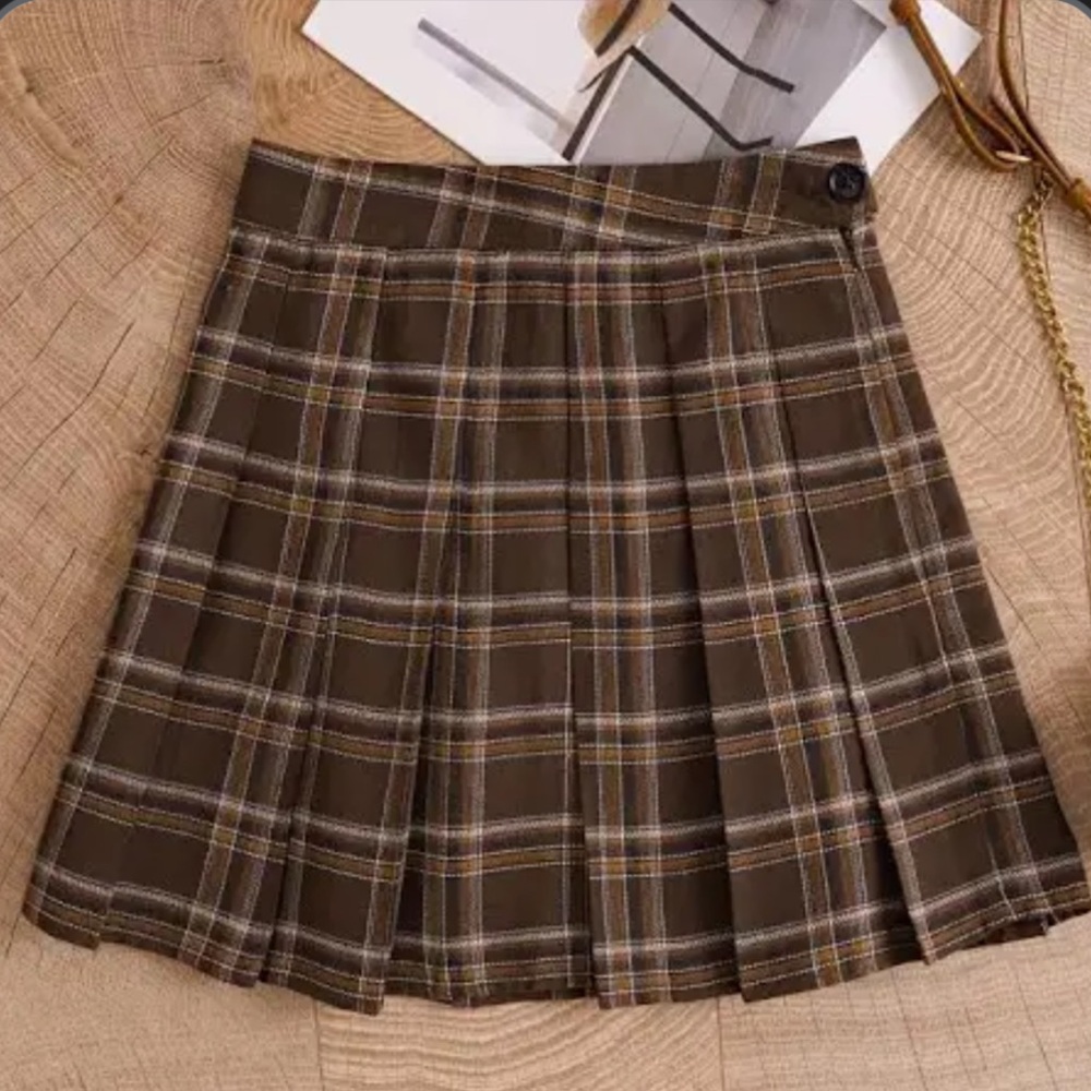 ✨ BUY 1 GET 1 FREE CLOTHING SALE ✨ Brown Plaid Skirt
